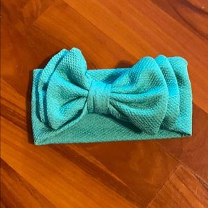 New Infant headband with large bow-green